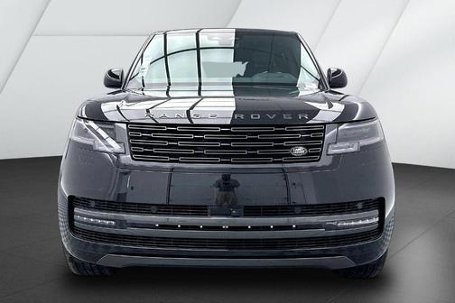 Santorini Black 2026 Land Rover Range Rover P400 SE 7 Seat