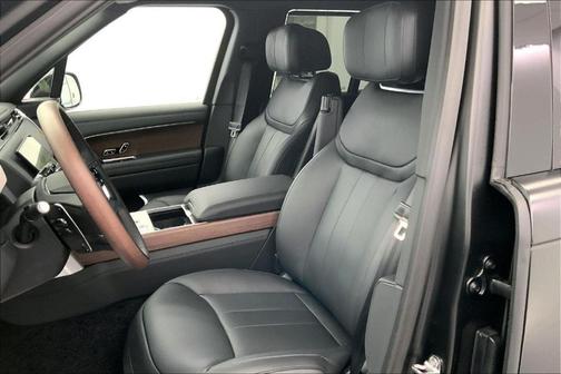 2025 Land Rover Range Rover P550e Autobiography