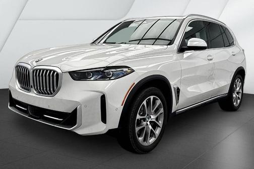 Mineral White Metallic 2024 BMW X5 xDrive40i