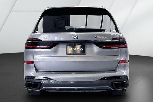 2024 BMW X7 M60i