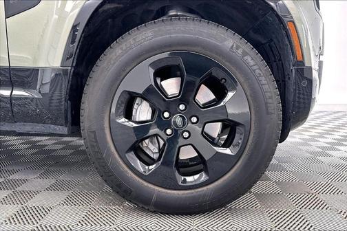 2023 Land Rover Defender 110 X-Dynamic SE