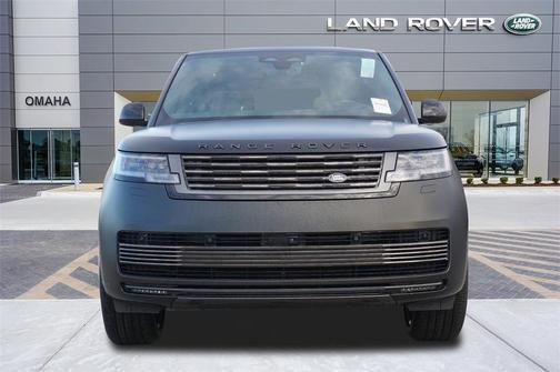2025 Land Rover Range Rover P615 SV