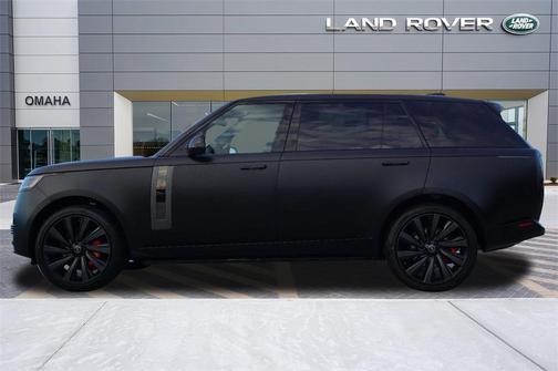 2025 Land Rover Range Rover P615 SV