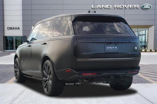 2025 Land Rover Range Rover P615 SV