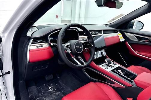 Fuji White 2026 Jaguar F-PACE P400 R-Dynamic S