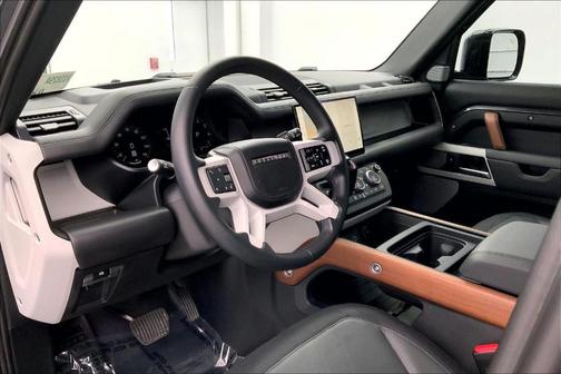 2023 Land Rover Defender X-Dynamic SE