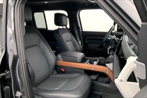 2023 Land Rover Defender X-Dynamic SE