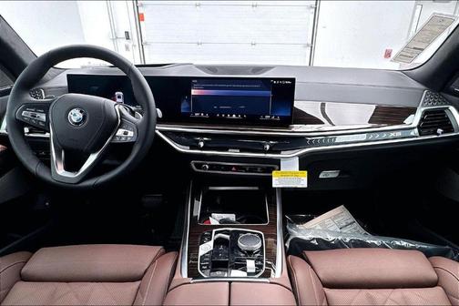 Alpine White 2026 BMW X5 PHEV xDrive50e