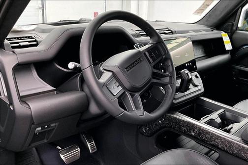 2026 Land Rover Defender OCTA