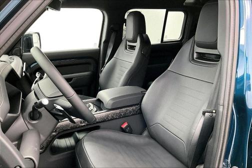 2026 Land Rover Defender OCTA