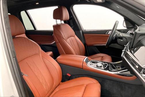 2025 BMW X7 M60i
