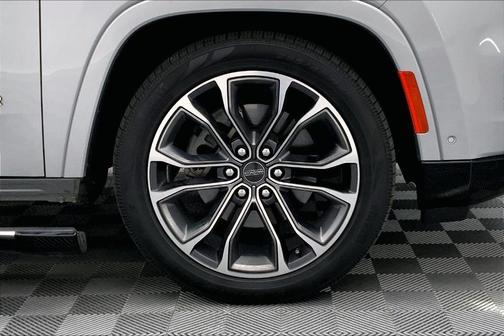 2023 Jeep Grand Wagoneer L Series III
