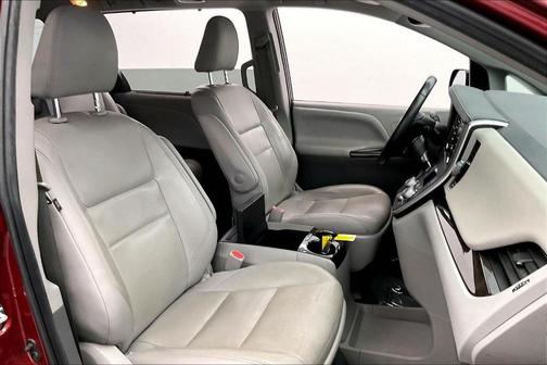 2020 Toyota Sienna XLE Premium