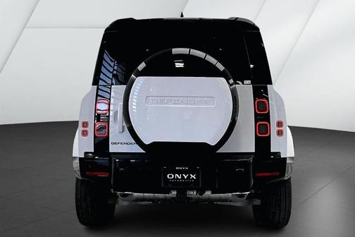 2026 Land Rover Defender 110 X-Dynamic SE