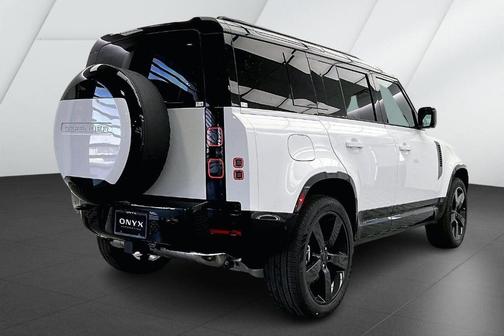 2026 Land Rover Defender 110 X-Dynamic SE