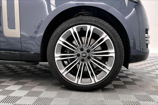 2025 Land Rover Range Rover P530 SE 7 Seat