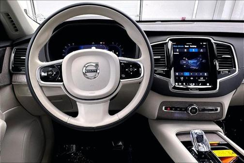 2023 Volvo XC90 B6 Ultimate 7-Seater