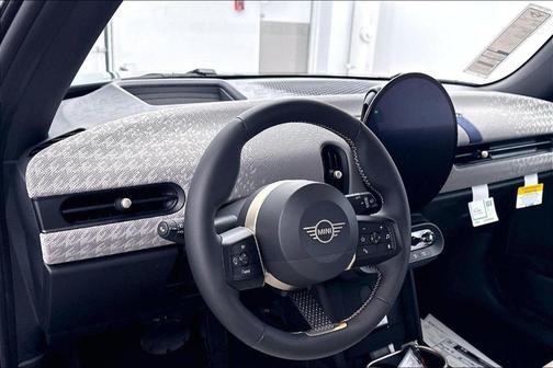 British Racing Green IV Metallic 2026 MINI Hardtop Cooper