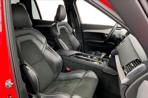 2017 Volvo XC90 T6 R-Design