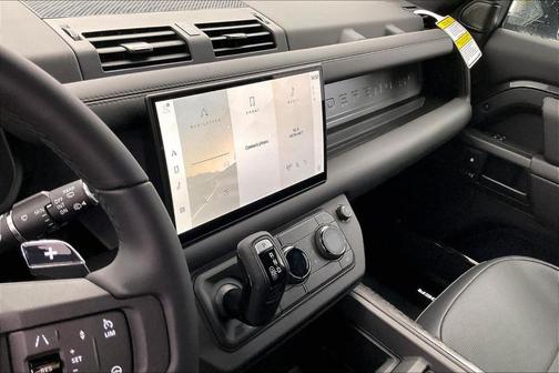 2025 Land Rover Defender OCTA