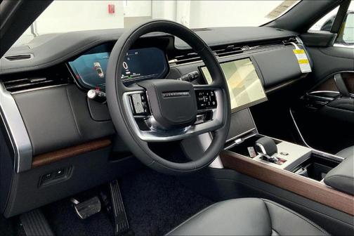 2025 Land Rover Range Rover P550e SE