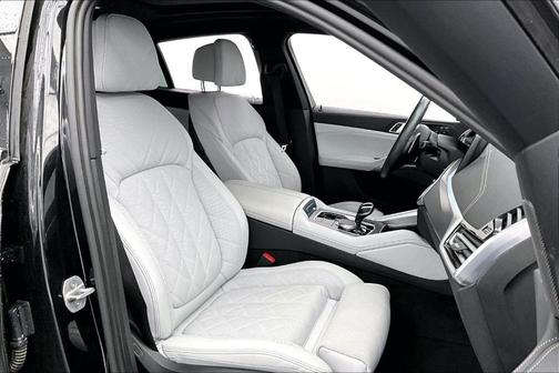 2023 BMW X6 xDrive40i