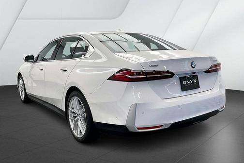 2024 BMW 530 i xDrive