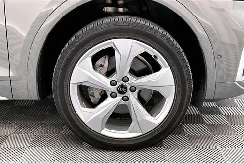 2023 Audi Q5 45 S line Prestige