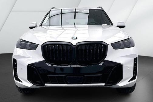 Mineral White Metallic 2026 BMW X5 xDrive40i