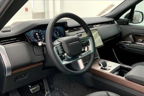 2025 Land Rover Range Rover P550e SE