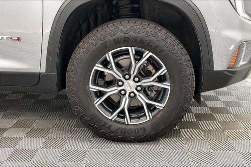 2025 GMC Acadia AT4
