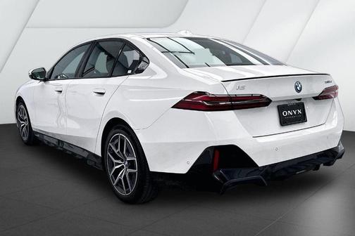 2025 BMW i5 xDrive40