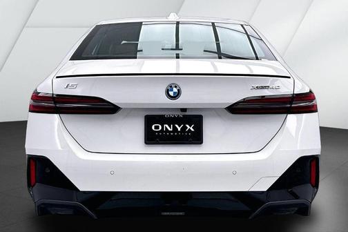 2025 BMW i5 xDrive40