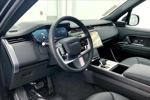 2025 Land Rover Range Rover P530 SE 7 Seat