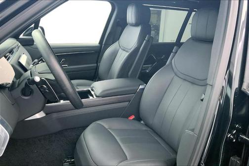 2025 Land Rover Range Rover P530 SE 7 Seat