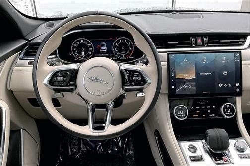 2024 Jaguar F-PACE P250 R-Dynamic S