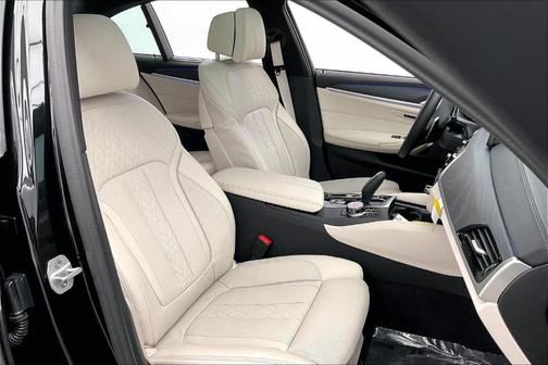 2023 BMW M550 i xDrive