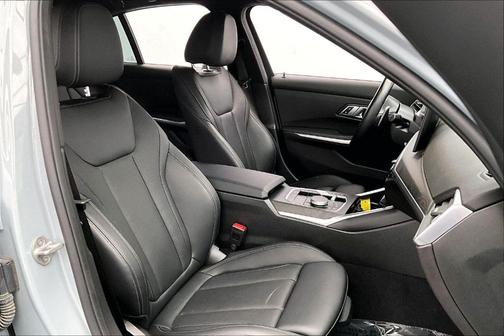2023 BMW 330 i xDrive