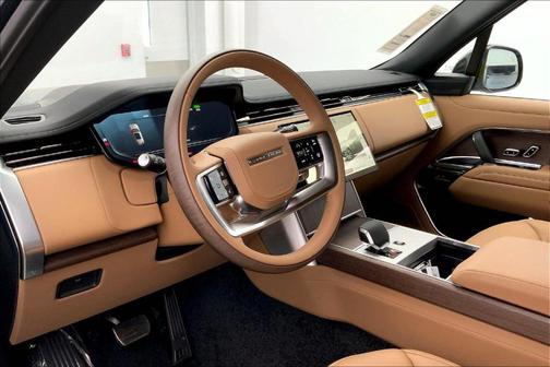 2025 Land Rover Range Rover P530 SE 7 Seat