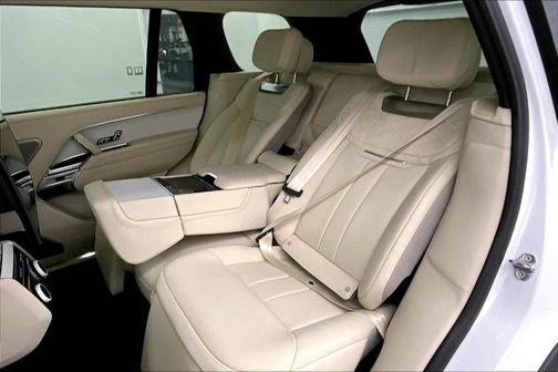 2025 Land Rover Range Rover P615 SV