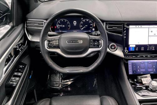 2023 Jeep Grand Wagoneer Base