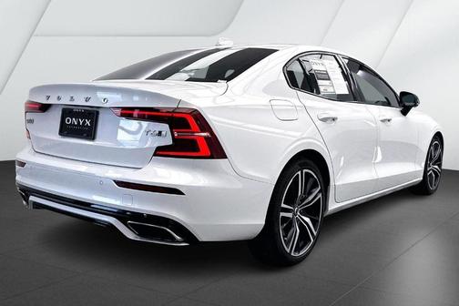 Crystal White Metallic 2021 Volvo S60 R-DESIGN