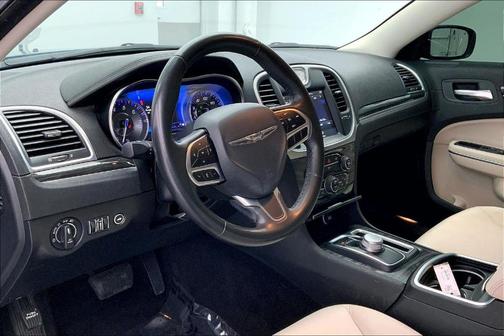 2021 Chrysler 300 Touring