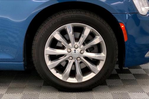 2021 Chrysler 300 Touring