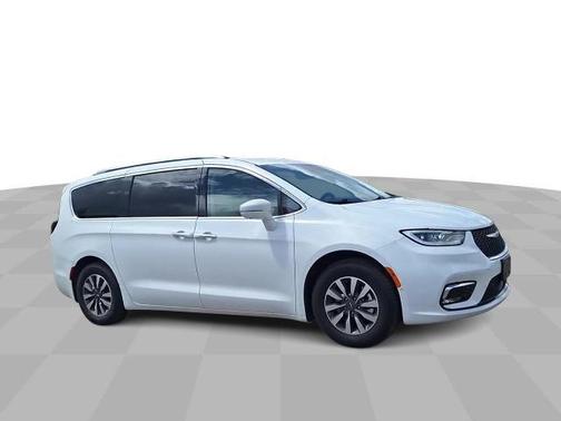 2021 Chrysler Pacifica Hybrid Touring L