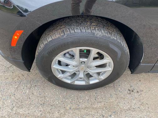 Mosaic Black Metallic 2024 Chevrolet Equinox 1LT