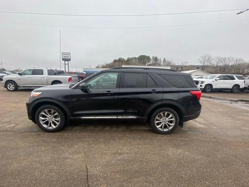 Agate Black Metallic 2021 Ford Explorer XLT