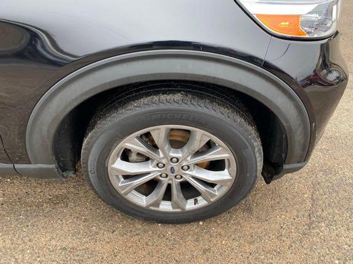 Agate Black Metallic 2021 Ford Explorer XLT