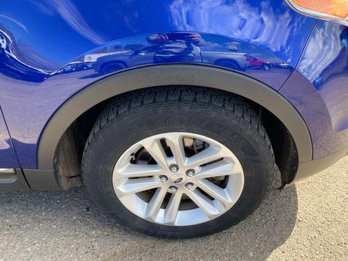 Blue Metallic 2014 Ford Explorer XLT