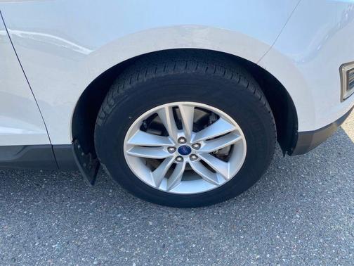 Oxford White 2017 Ford Edge SEL